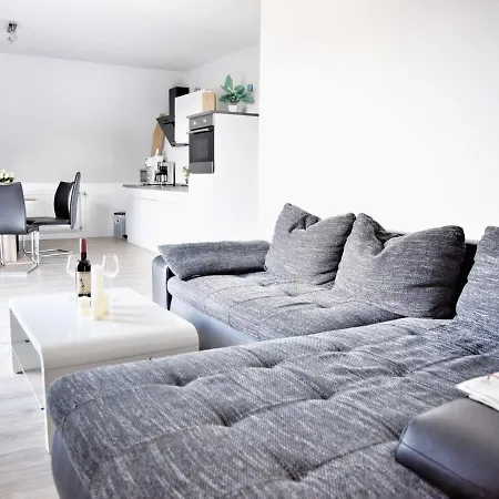 Large With Roof Terrace And Garden * Monkebude