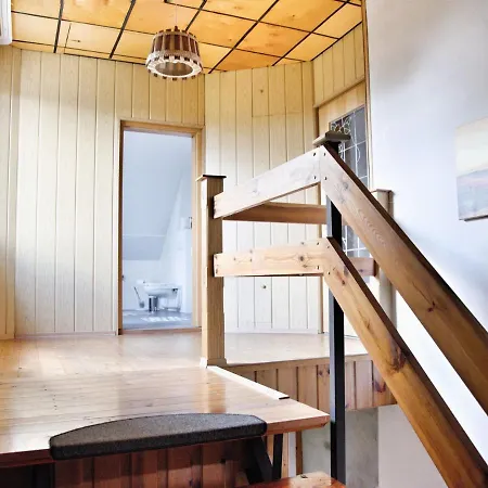 Large With Roof Terrace And Garden Apartment