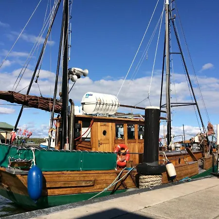 Daire Coastal Garden